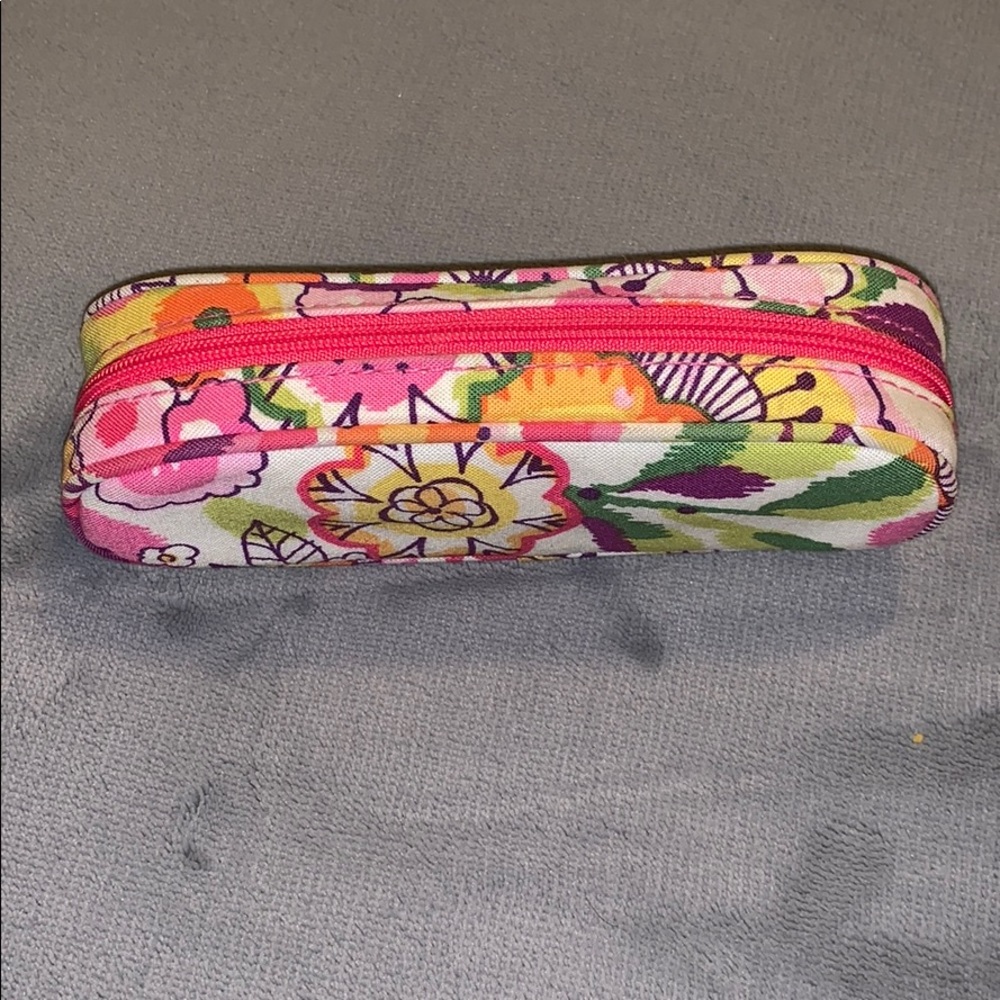 Vera Bradley glasses case. Soft slim glasses case.